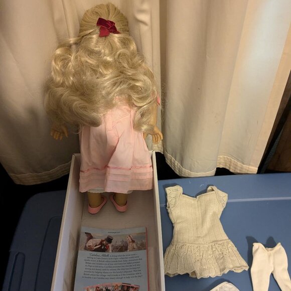 AMERICAN GIRL DOLL-Caroline-Historical Character 2012, retired. - Picture 3 of 4
